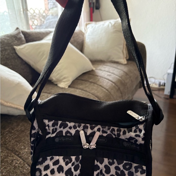 LeSportsac Monochrome Leopard Crossbody Bag - Picture 1 of 13